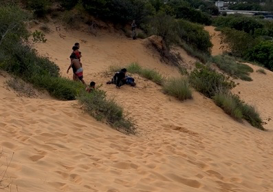 Homem é encontrado mortto com as mãos ammarradas em morro no RN