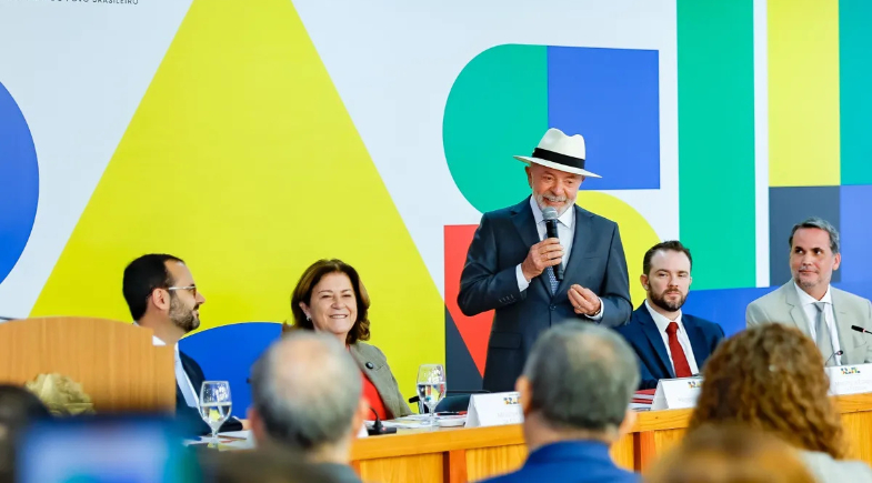 Governo lança novo Desenrola para trabalhadores informais que pagam em dia; veja regras