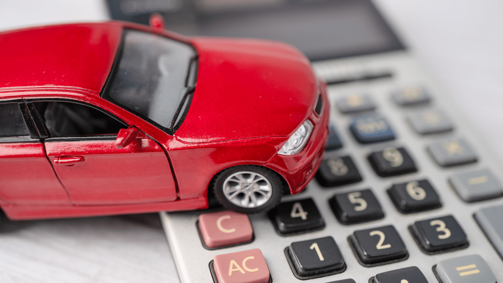 Quanto Preciso Ganhar para Financiar Carro de R$ 50k, R$ 80k ou R$ 100k em 2026?