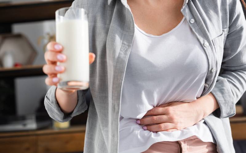 5 sintomas de intolerância à lactose: como identificar e quando buscar ajuda