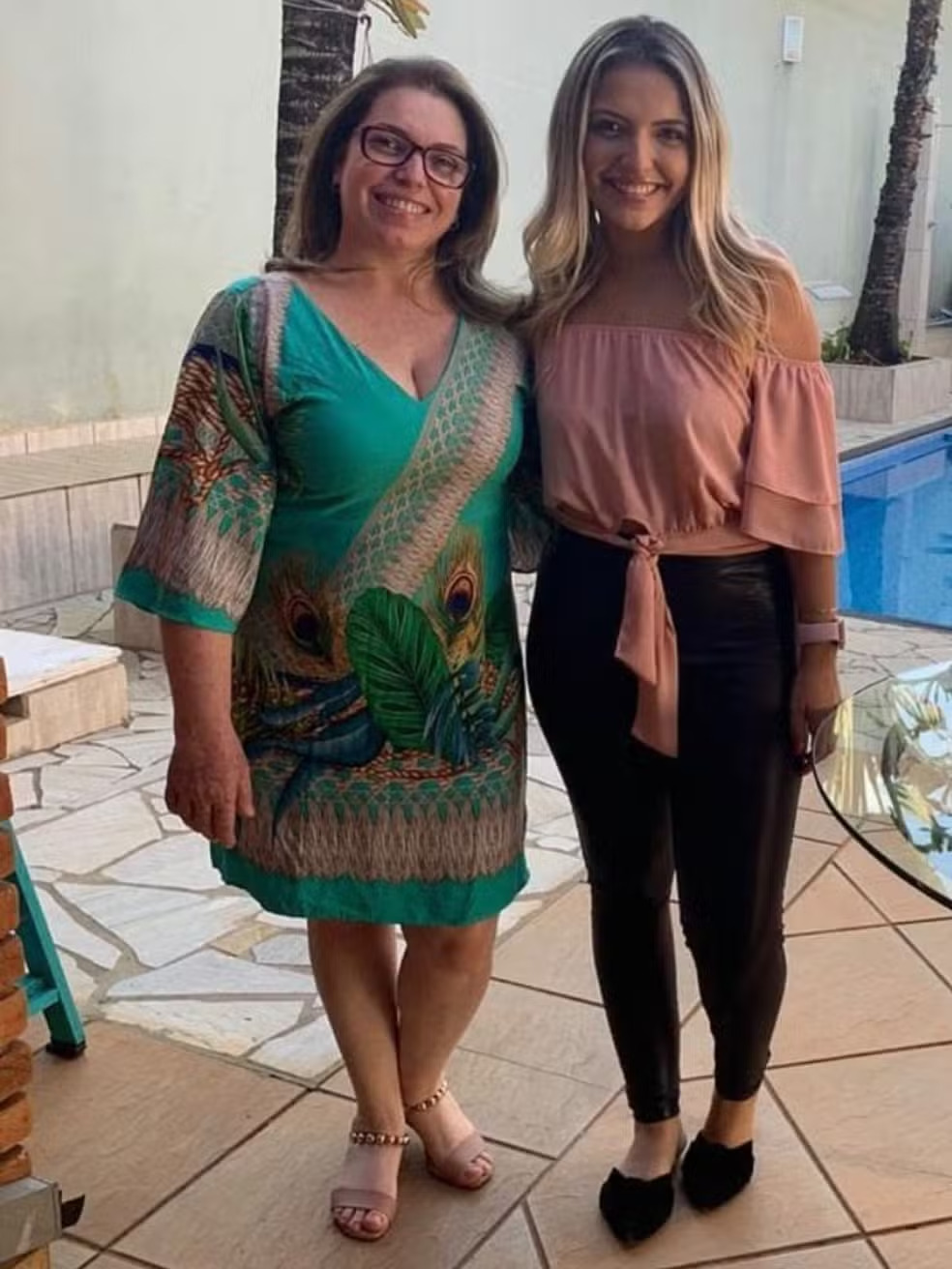 Mãe e filha m0rrem vítimas de câncer no mesmo dia, com intervalo de apenas 10 horas