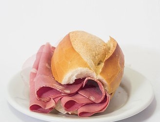 Você gosta de mortadela? Saiba os riscos do consumo do produto