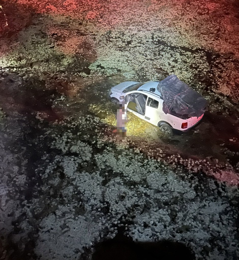 Motorista perde controle de carro e cai em rio no interior do RN