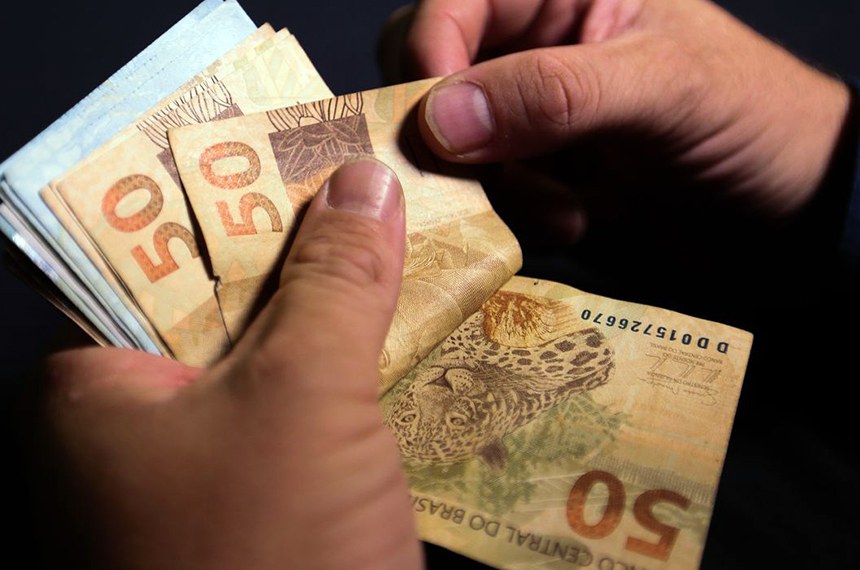 Governo eleva estimativa e calcula novo valor para o salário mínimo em 2027; saiba