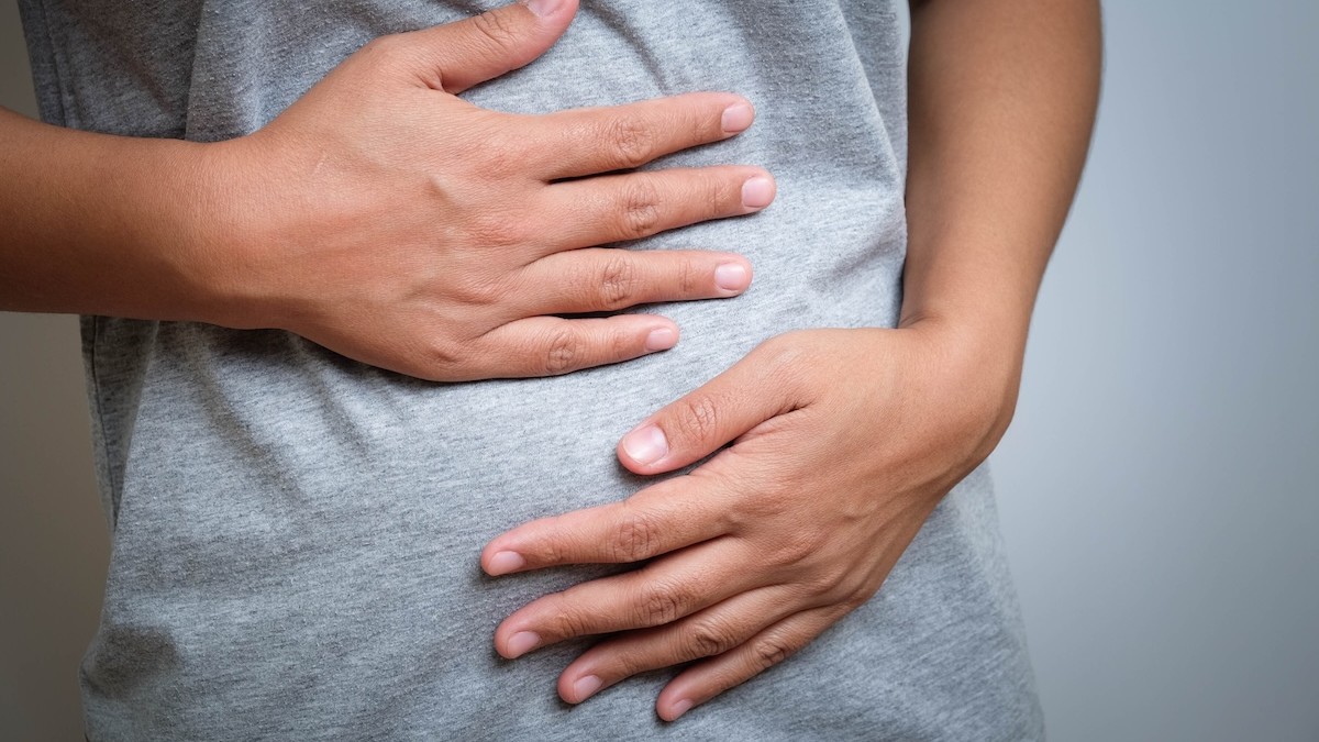 Barriga estufada todo dia pode ser sinal de doenças gastrointestinais; saiba quando investigar
