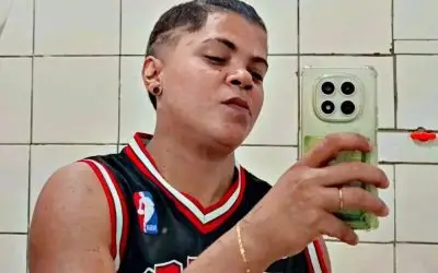 Mulher é ass4ssinada a tir0s dentro de estabelecimento comercial em praia no interior do RN
