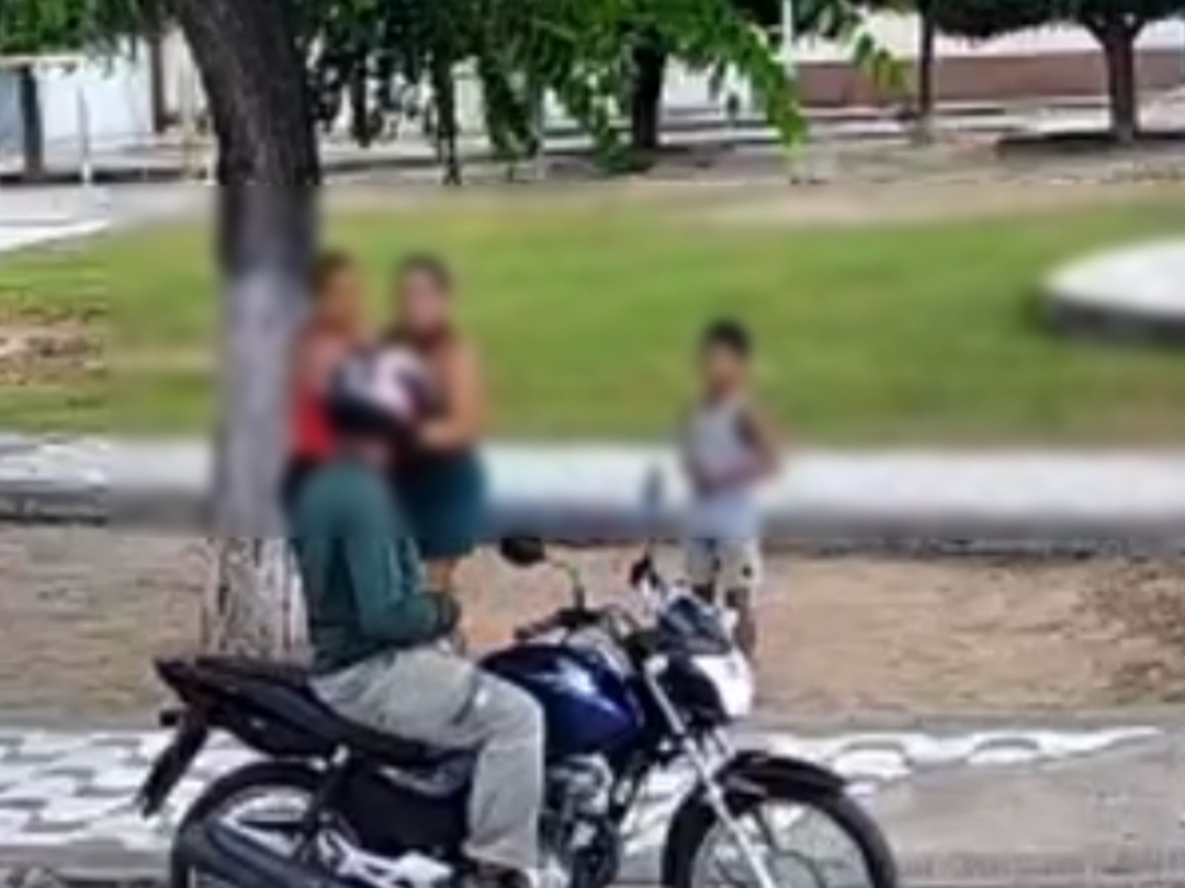Homem é preso suspeito de roubbar mulheres e criança no interior do RN; vídeo mostra crimme